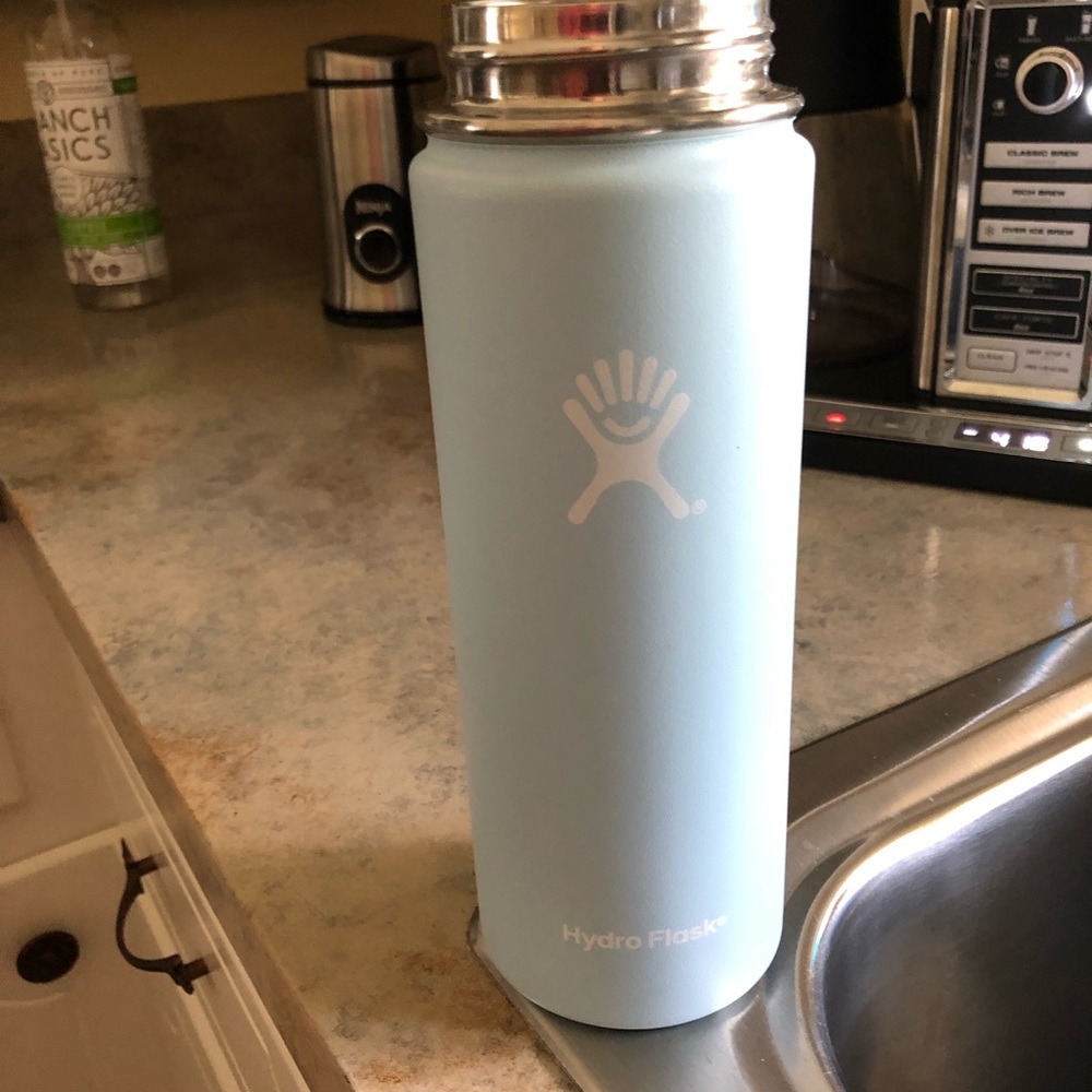 Hydroflask 20 oz in new Frost color